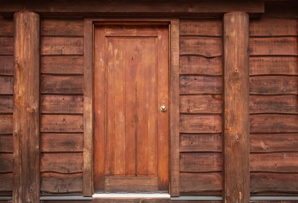 Log Cabin Siding Installation in Hamilton