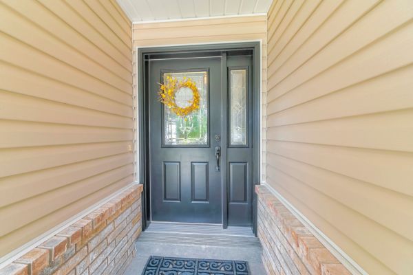 Siding Panel Repair in Hamilton