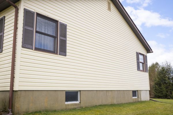 Dutch Lap Siding Repair in Hamilton